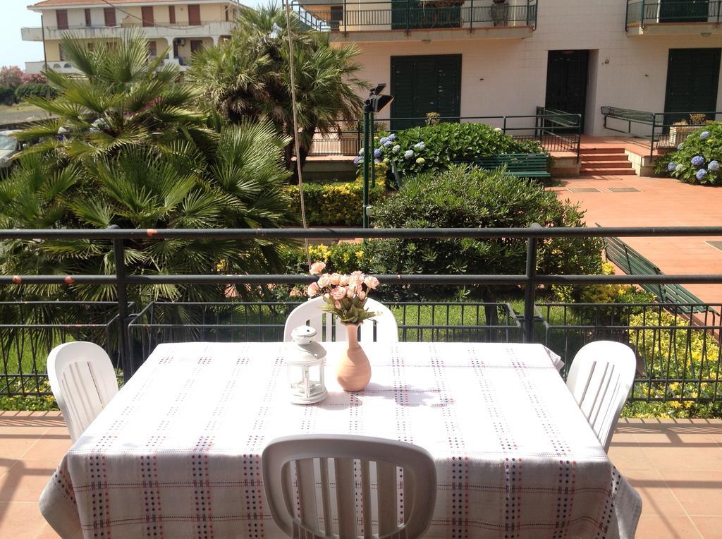 Apartmán Al Giardino Sant'Anna Mascali Exteriér fotografie